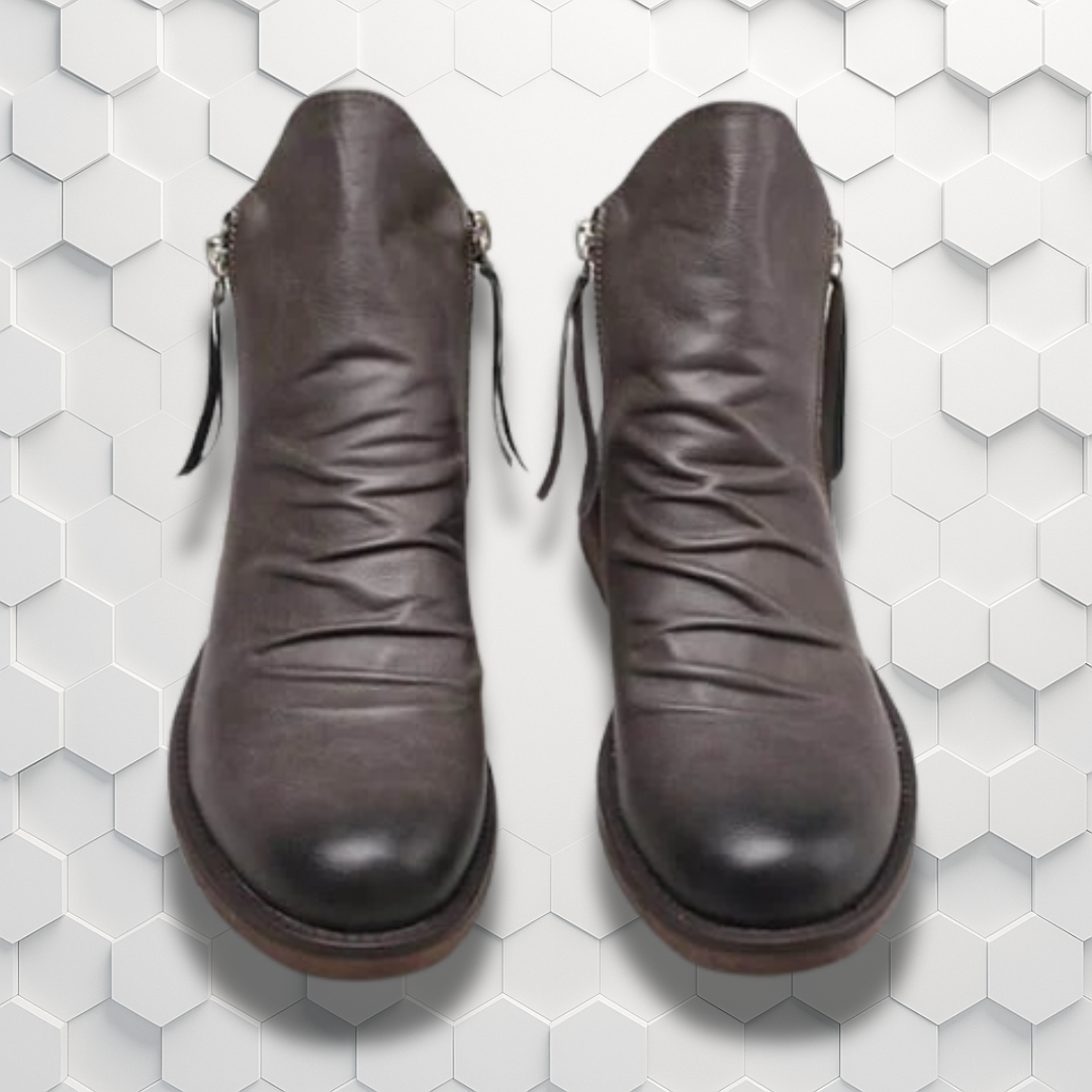 Men's leather boots for casual occasions