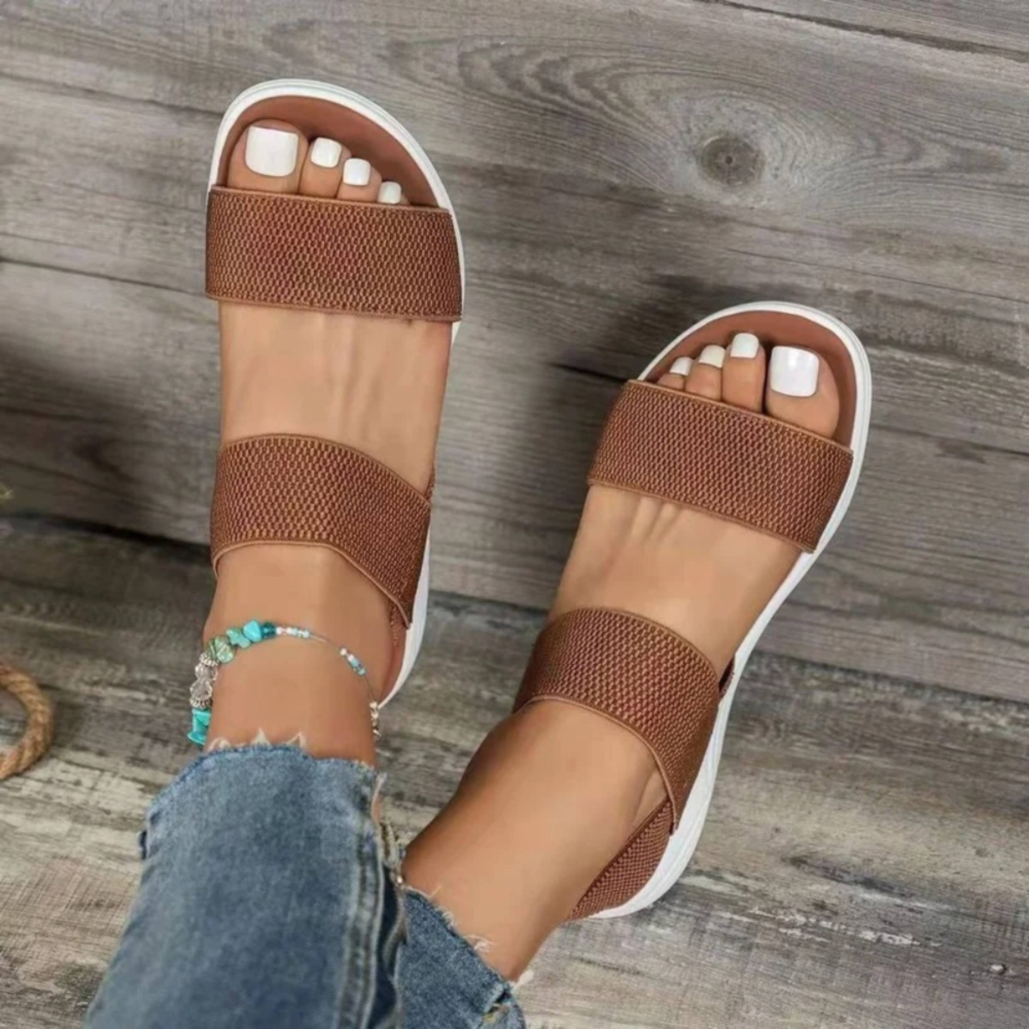 Women's walking sandals | Lightweight, elastic straps | Arch support