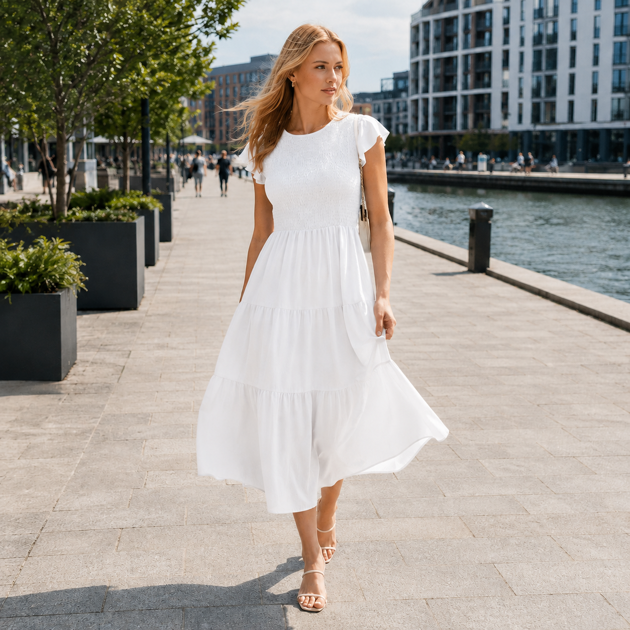 Summer dress with ruffles and pockets