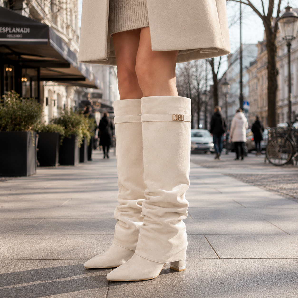 Knee-High Boots – Stylish & Versatile