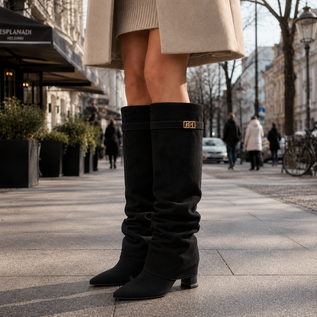 Knee-High Boots – Stylish & Versatile