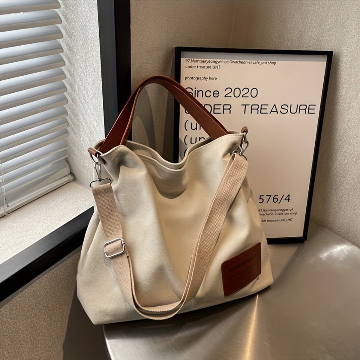 Canvas shopping bag | Adjustable shoulder strap | Eco-friendly