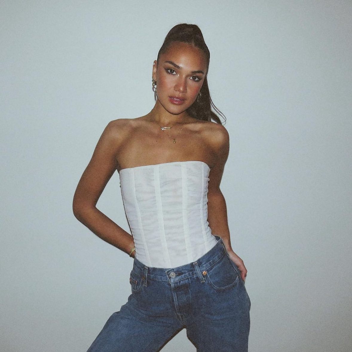 Women's Corset Top | Strapless, Body-Hugging Upper Garment
