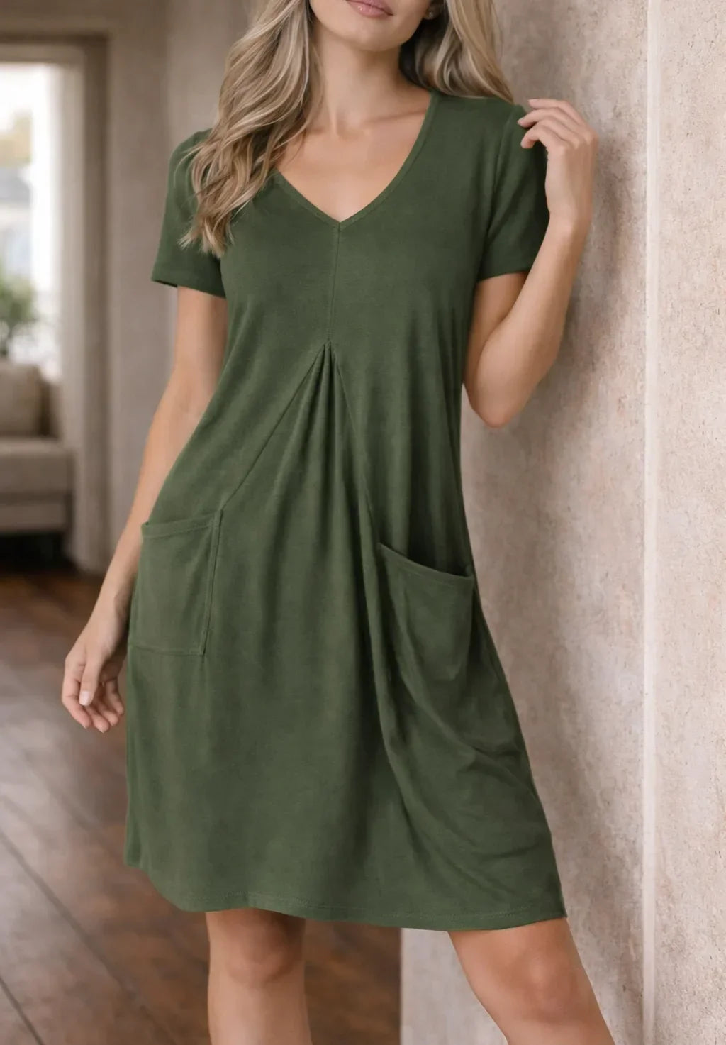 A-line dress with pockets | Home-delivered V-neck | Knee-length