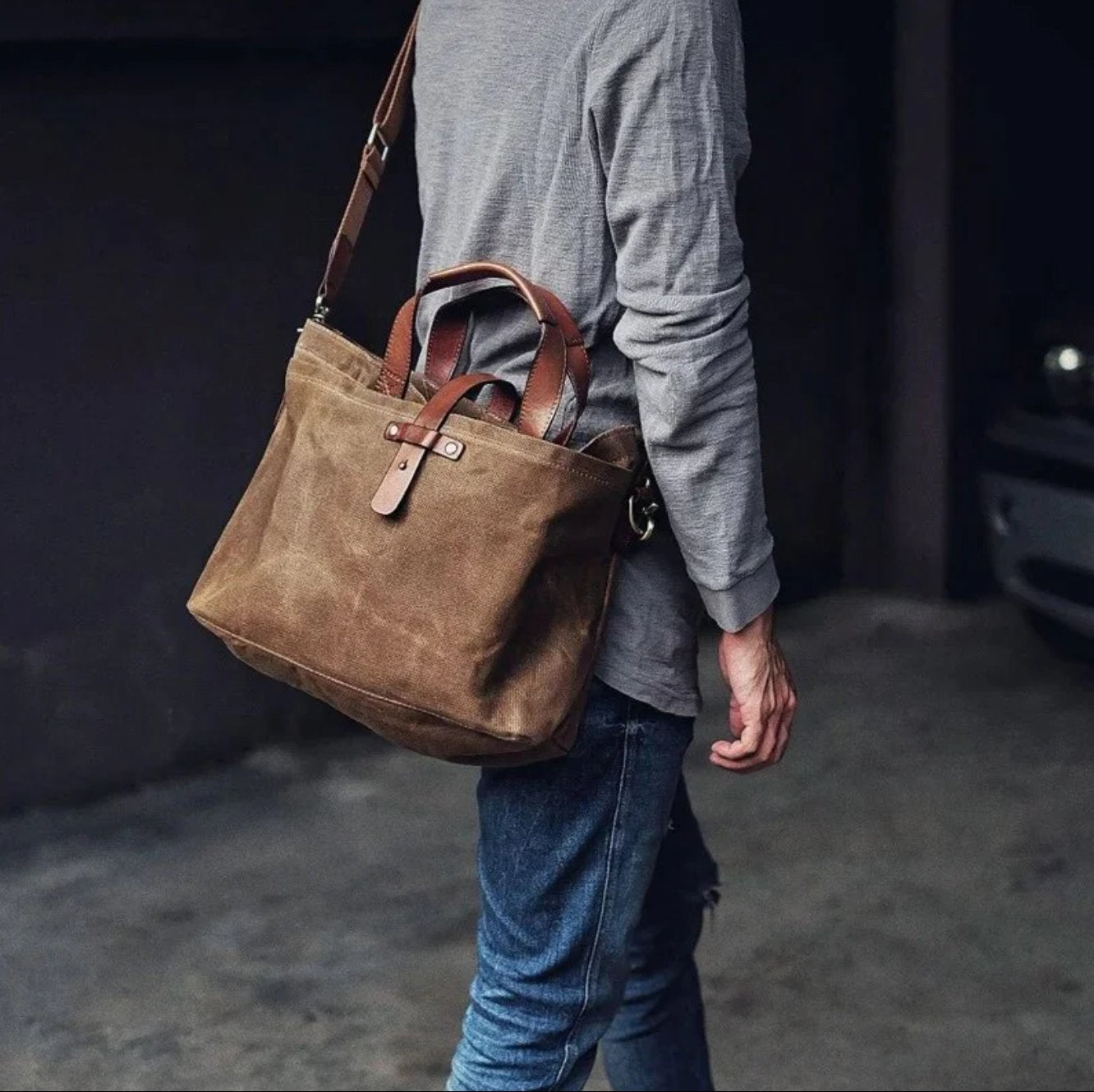 Canvas bag | Waxed canvas leather trim | Weather-resistant